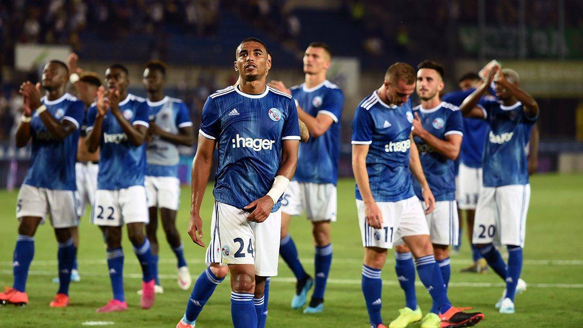 关于斯特拉斯堡中场球员表现出众，受到主教练肯定的信息