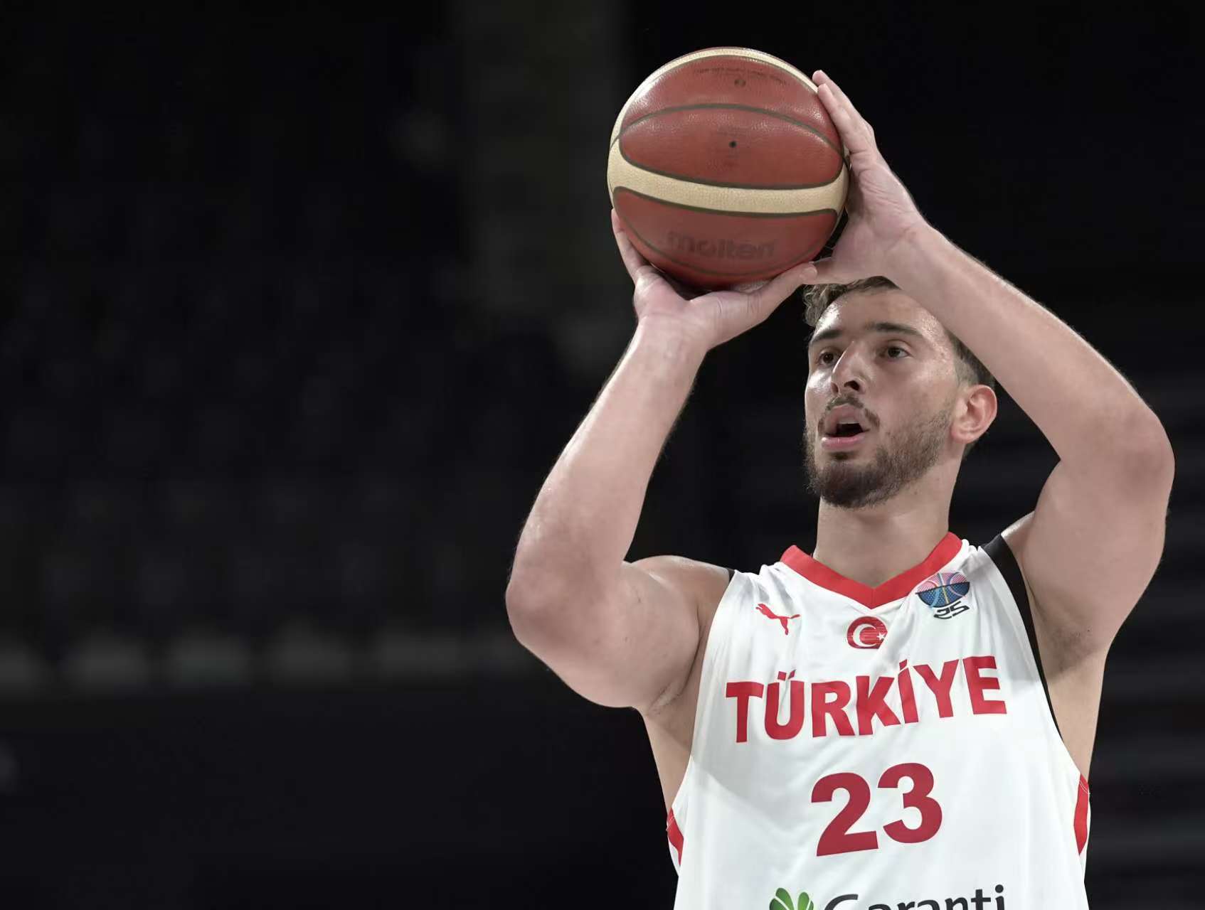 菲律宾男篮血洗土耳其男篮，波尔津吉斯绝境逆转的简单介绍