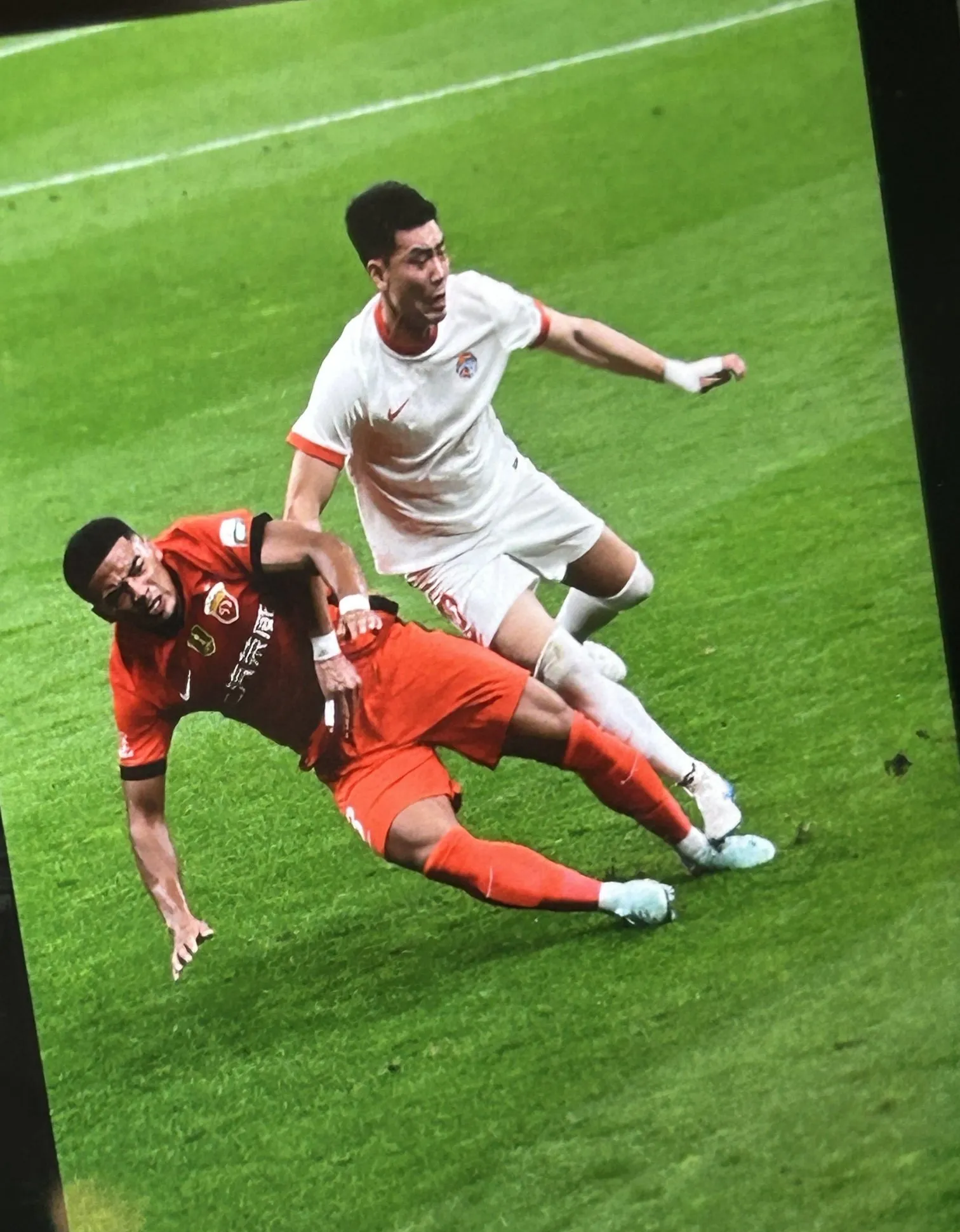 足坛劲旅对决，谁能笑到最后