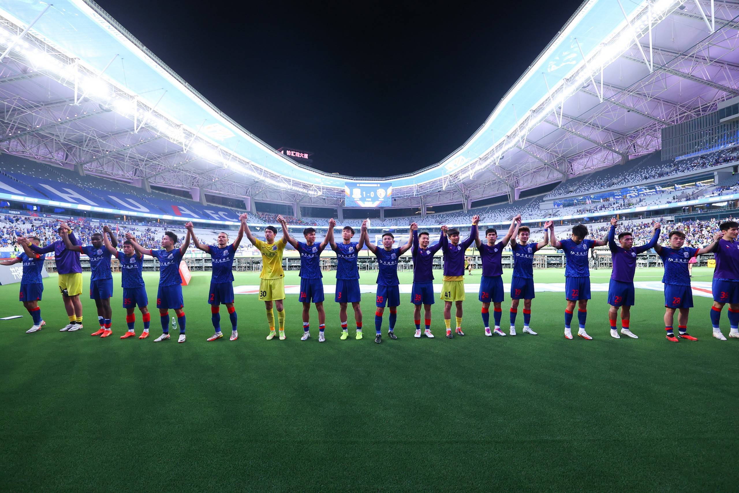 中超赛场上的精彩表现，每一场比赛都备受瞩目