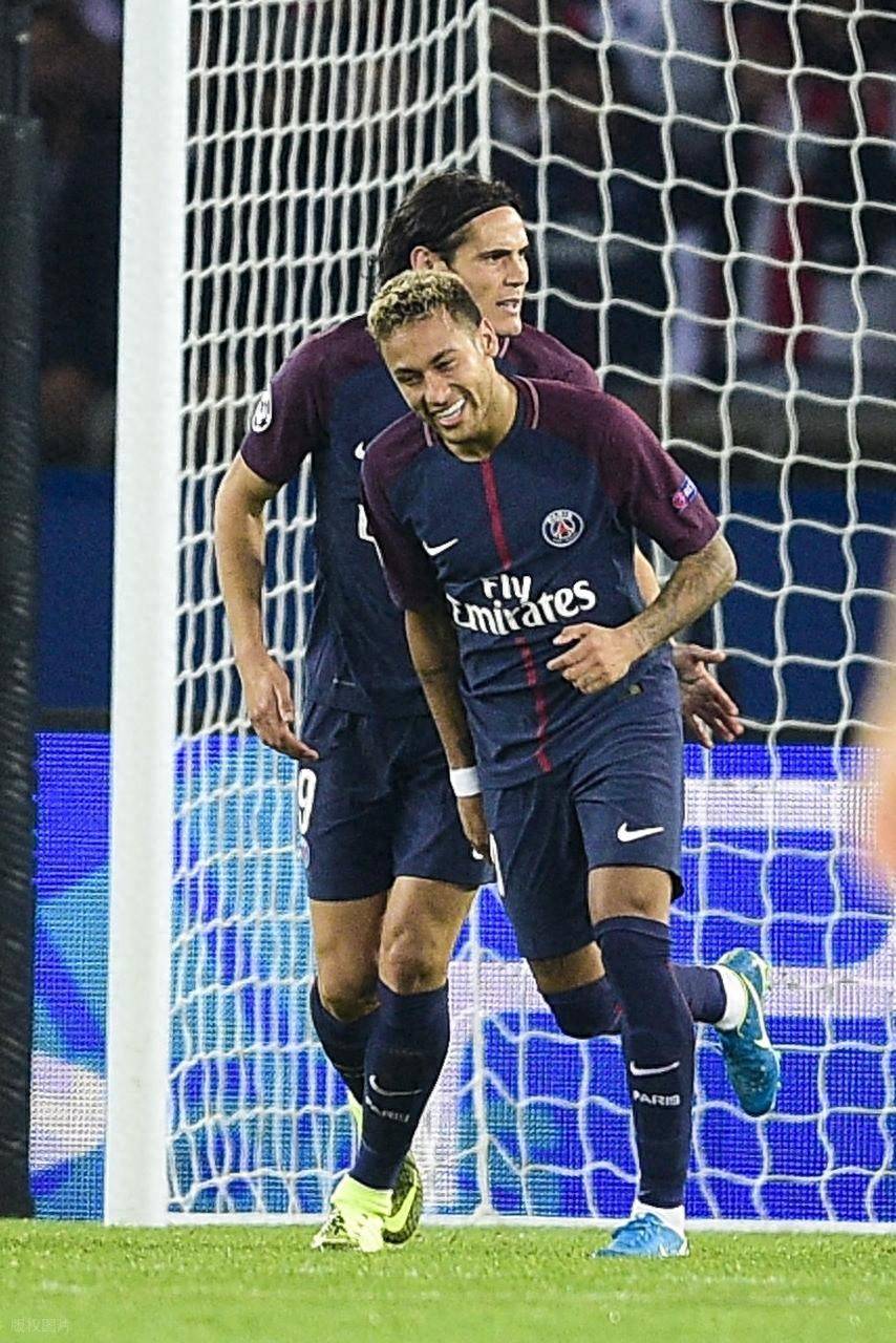 关于AC米兰爆冷乌拉圭，内马尔三分雨点燃全场的信息