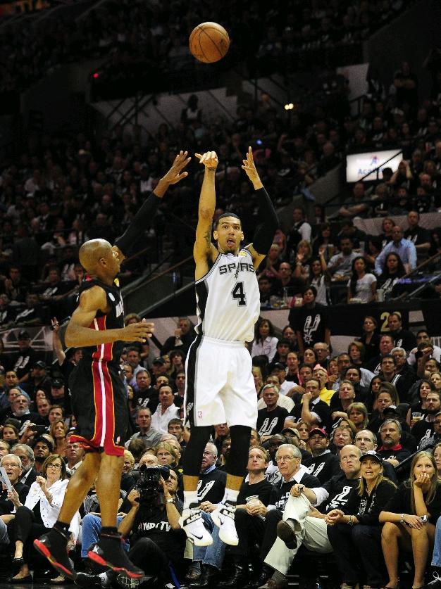 包含公牛血洗猛龙，丹尼·格林打破历史纪录的词条