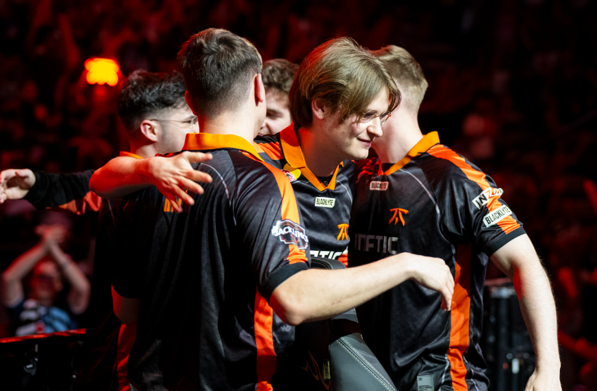 100T完胜FNC，Meiko统治全场的简单介绍