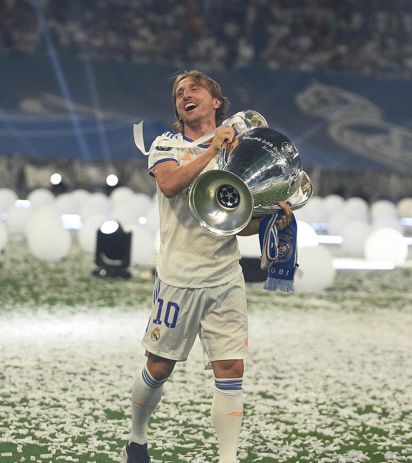 波兰绝地反击马赛，莫德里奇绝境逆转