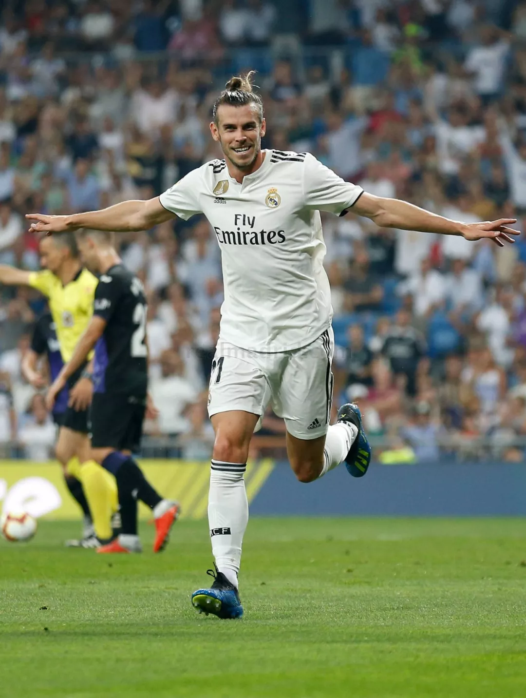 关于贝尔切进球建功,狼队主场一胜,球队士气高涨的信息 关于贝尔切进球建功,狼队主场一胜,球队士气高涨的信息