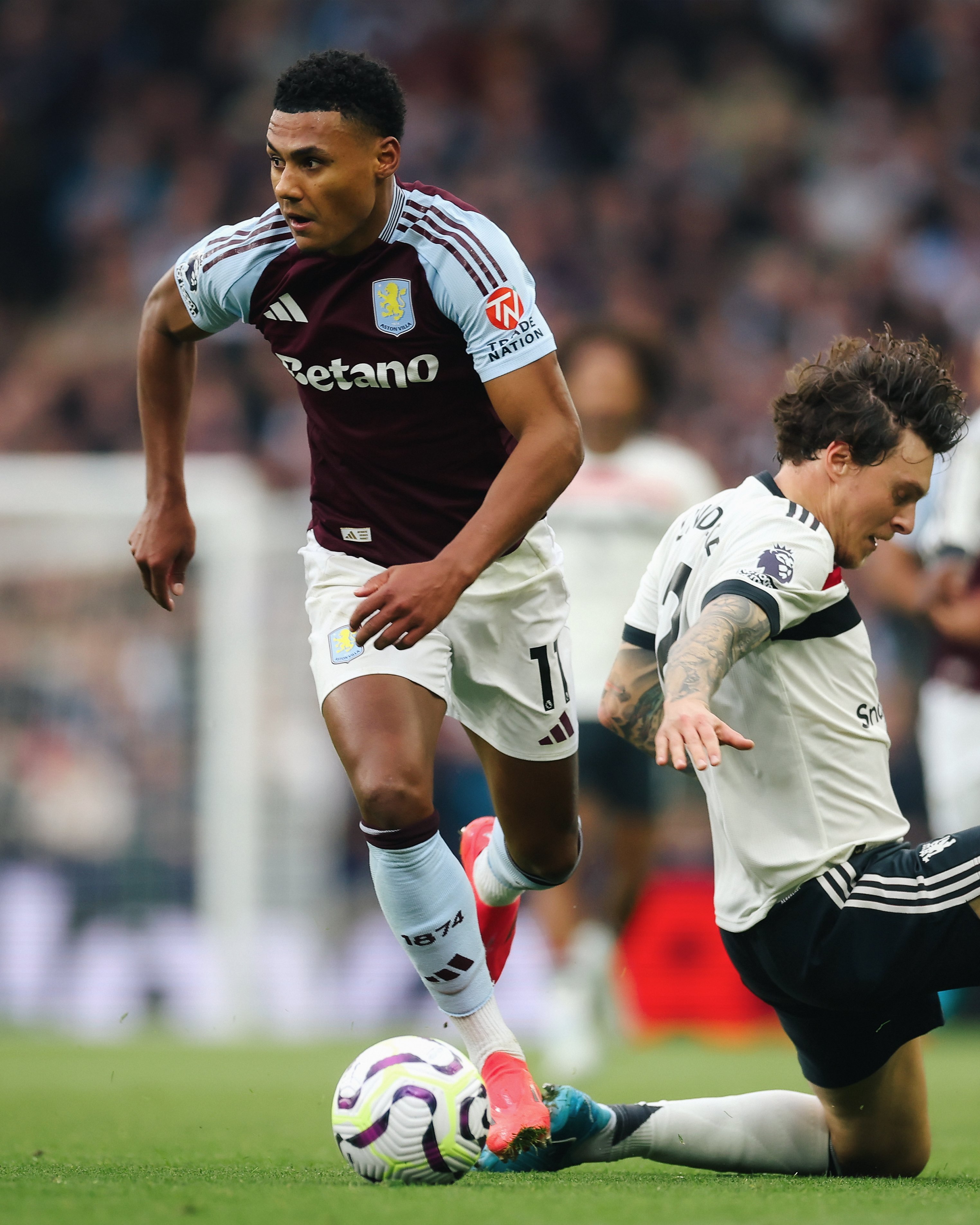 阿拉维斯门将扑出关键点球,帮助球队获胜 阿拉维斯门将扑出关键点球,帮助球队获胜