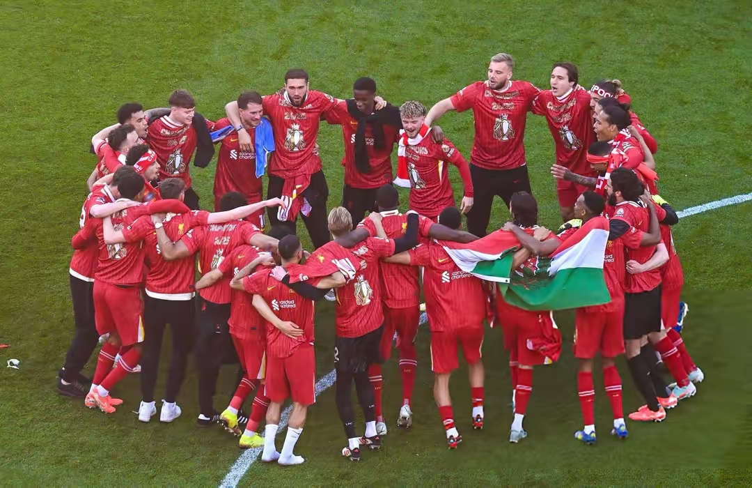 球队实力擦出火花,现场气氛热烈 球队实力擦出火花,现场气氛热烈