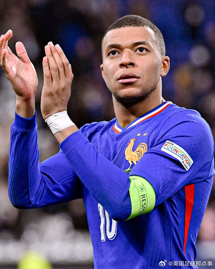 荷兰女足球明星连续破门取得进球 荷兰女足球明星连续破门取得进球