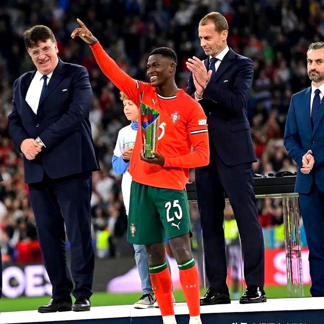 包含克罗地亚门将转投中东球队，展现超群才华的词条