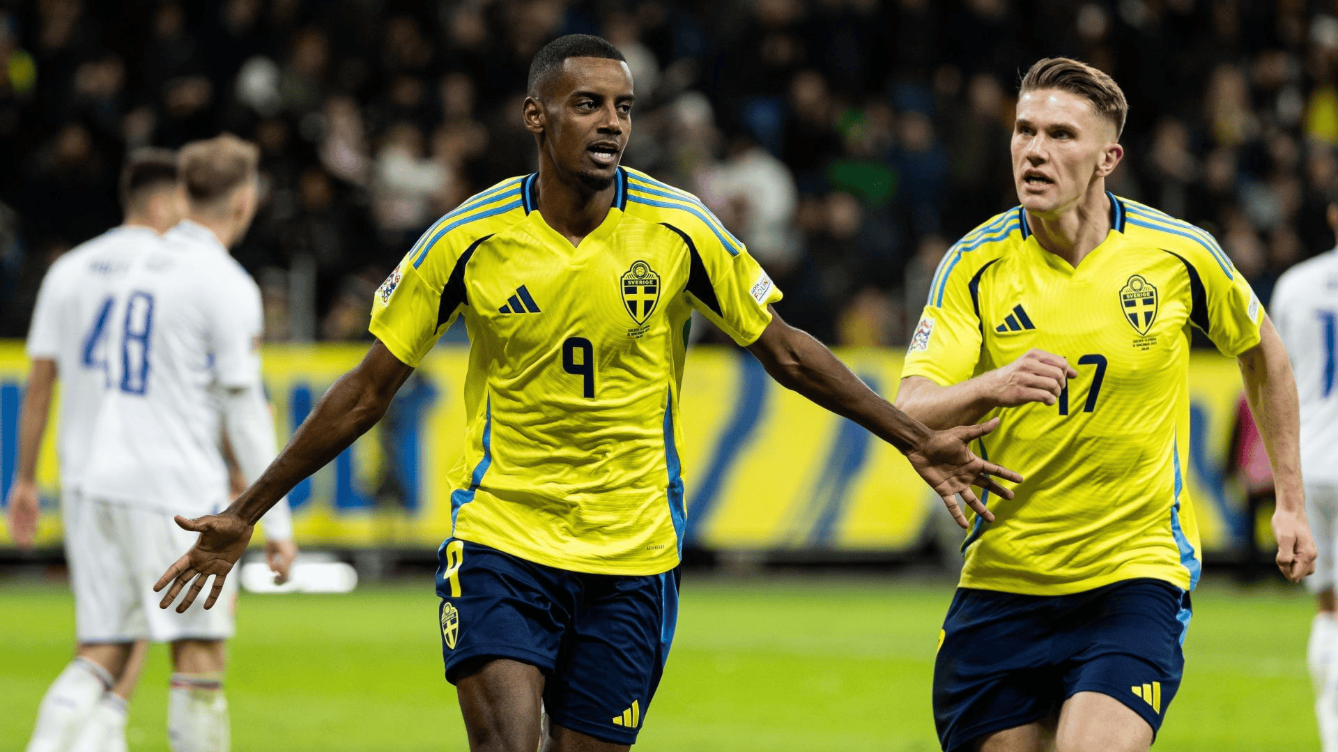 一队队员在欧预赛比赛中展现出聪明才智