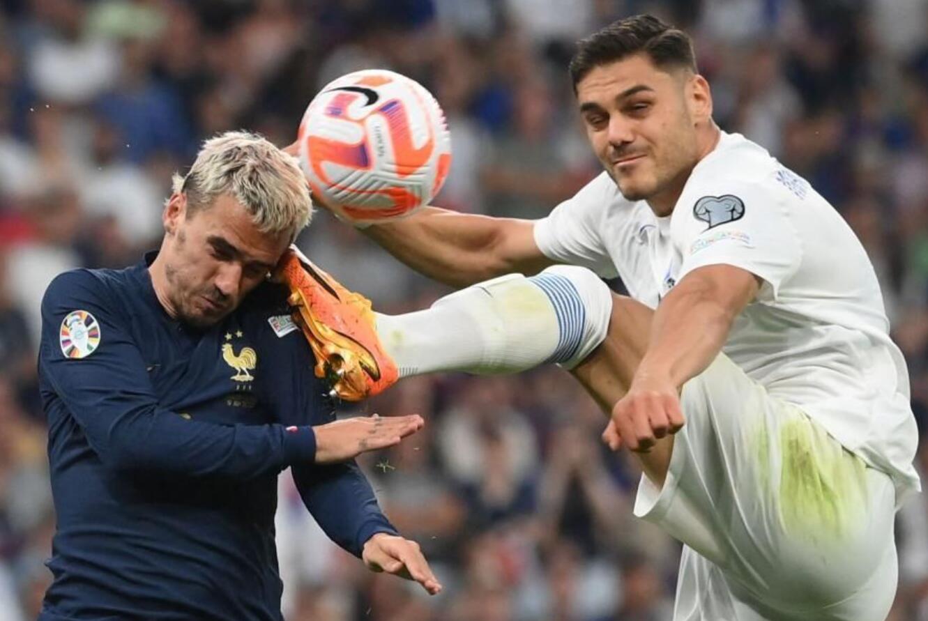 一队队员在欧预赛比赛中展现出聪明才智