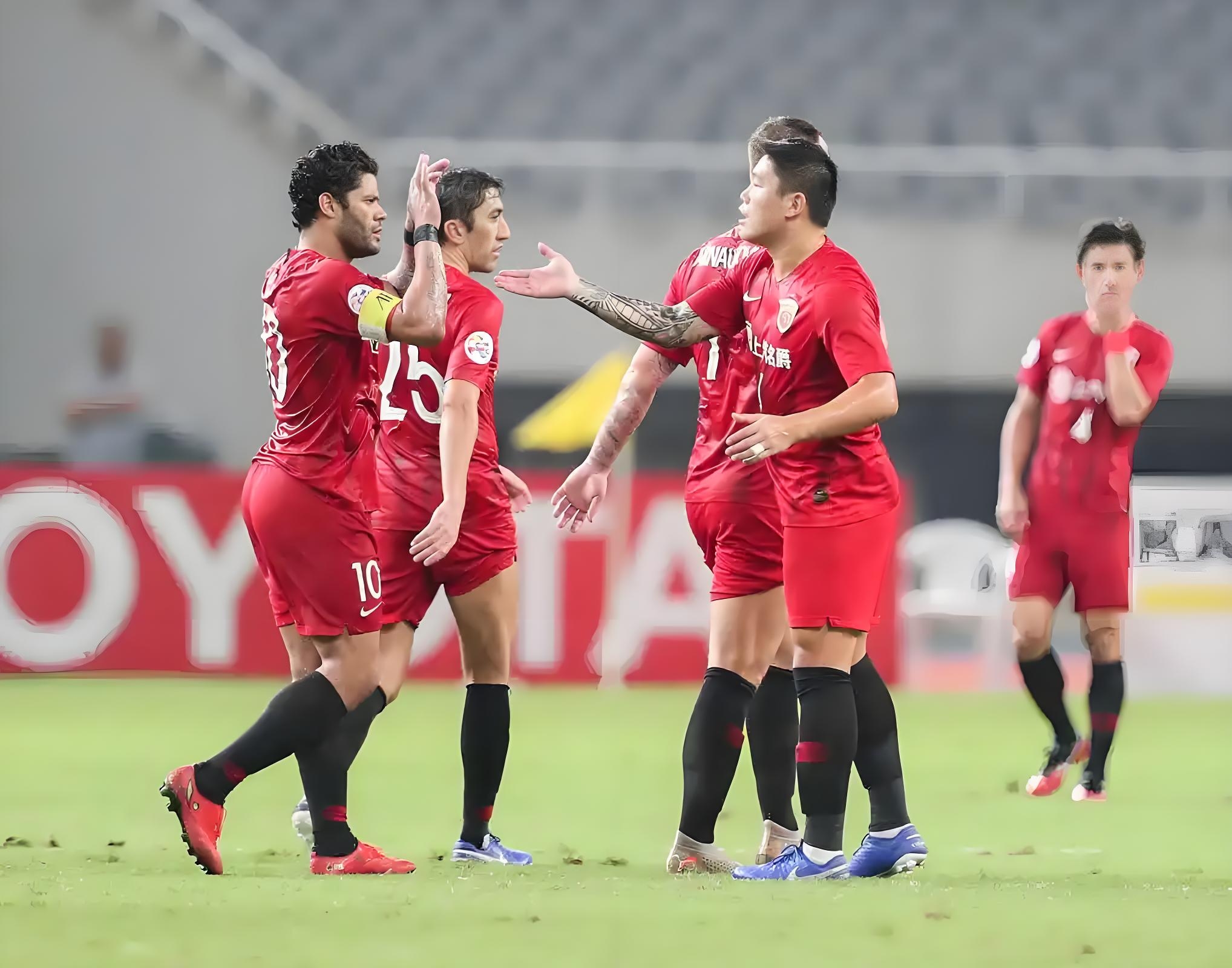 关于芬兰队在比赛中发挥出色，成功跻身下一轮的信息