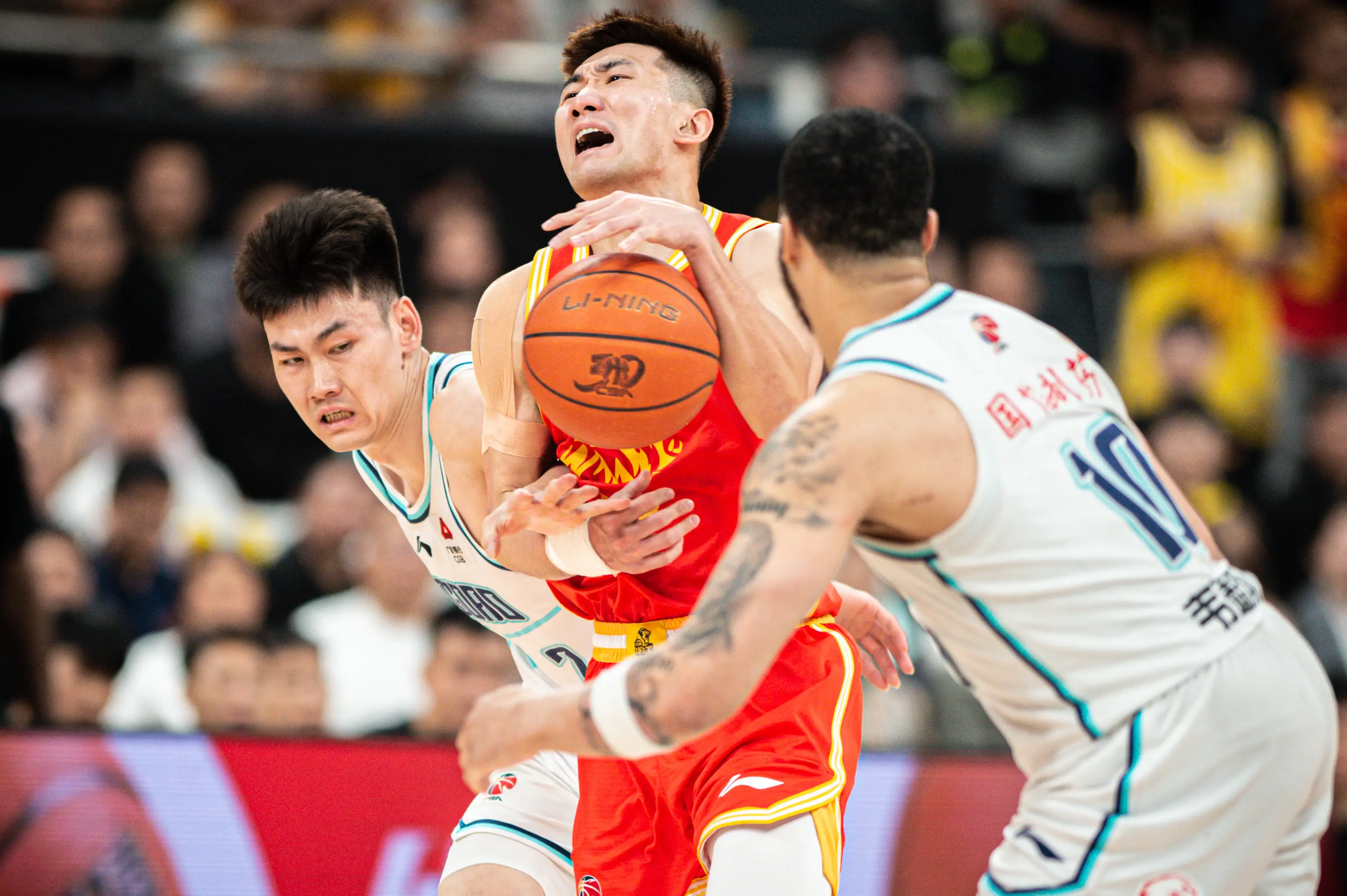 开云体育直播-吉林队险胜广州队，孙铭徽统治全场