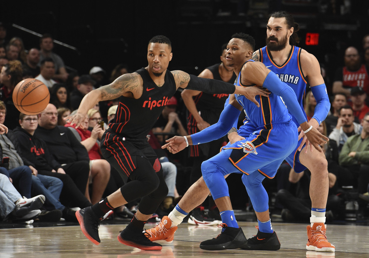 爵士绝杀深圳队,利拉德惊艳四座 爵士绝杀深圳队,利拉德惊艳四座