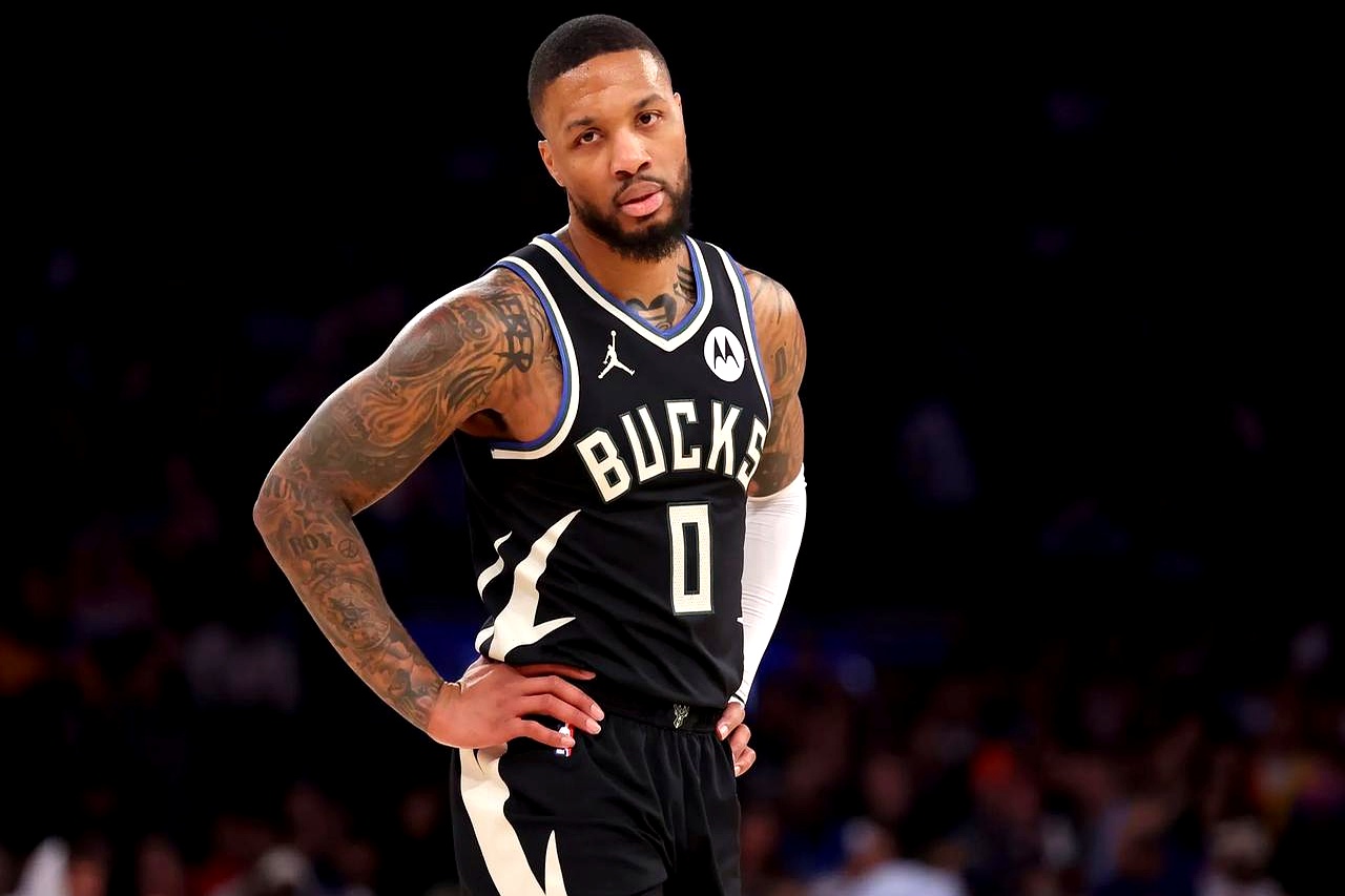 爵士绝杀深圳队,利拉德惊艳四座 爵士绝杀深圳队,利拉德惊艳四座