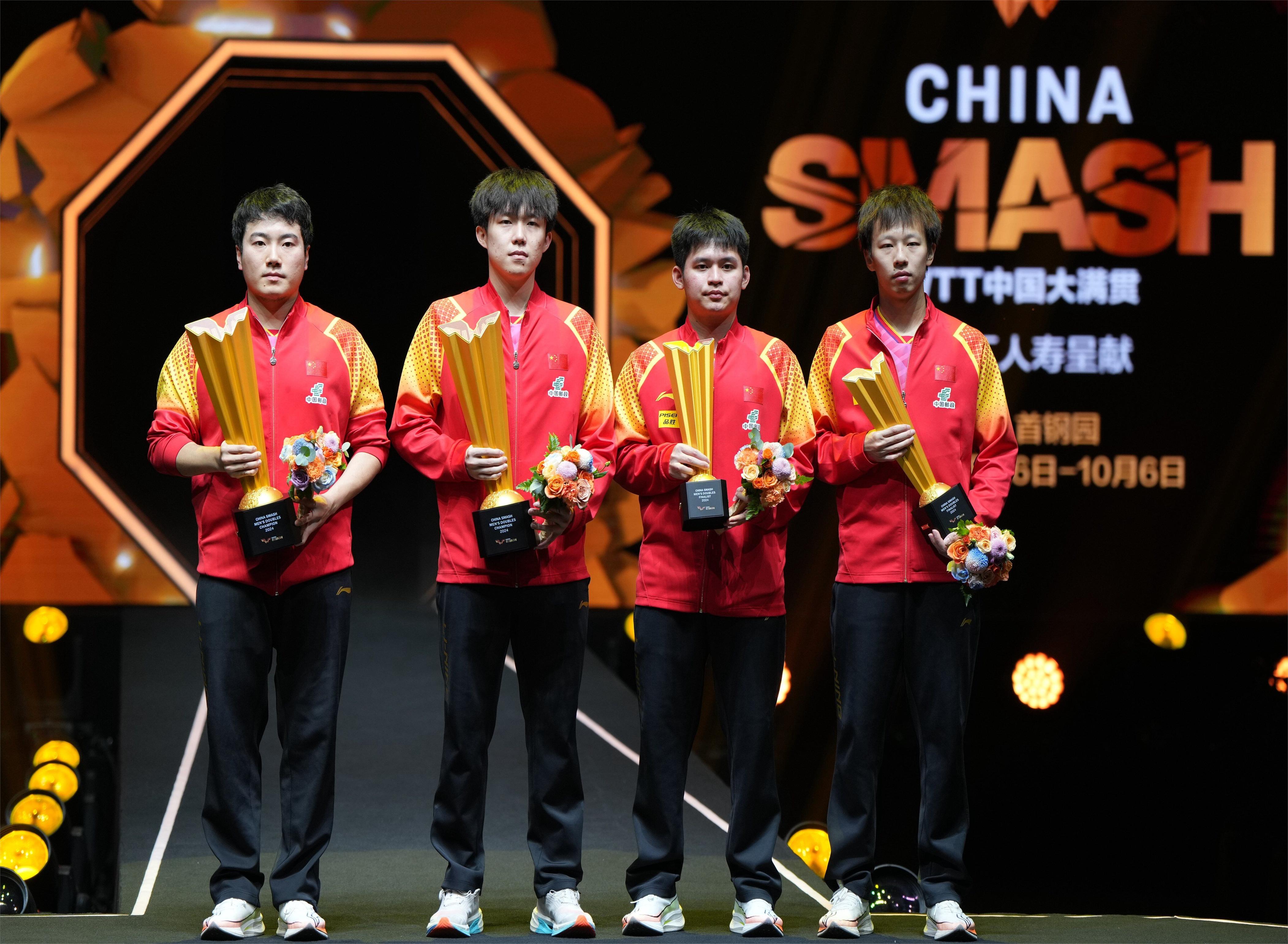 包含中国乒乓球队完胜波兰乒乓球队，张继科打破历史纪录的词条