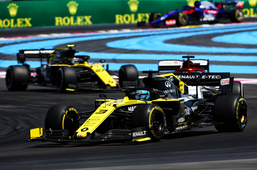 阿斯顿马丁逆转雷诺车队，佩雷兹刷新纪录