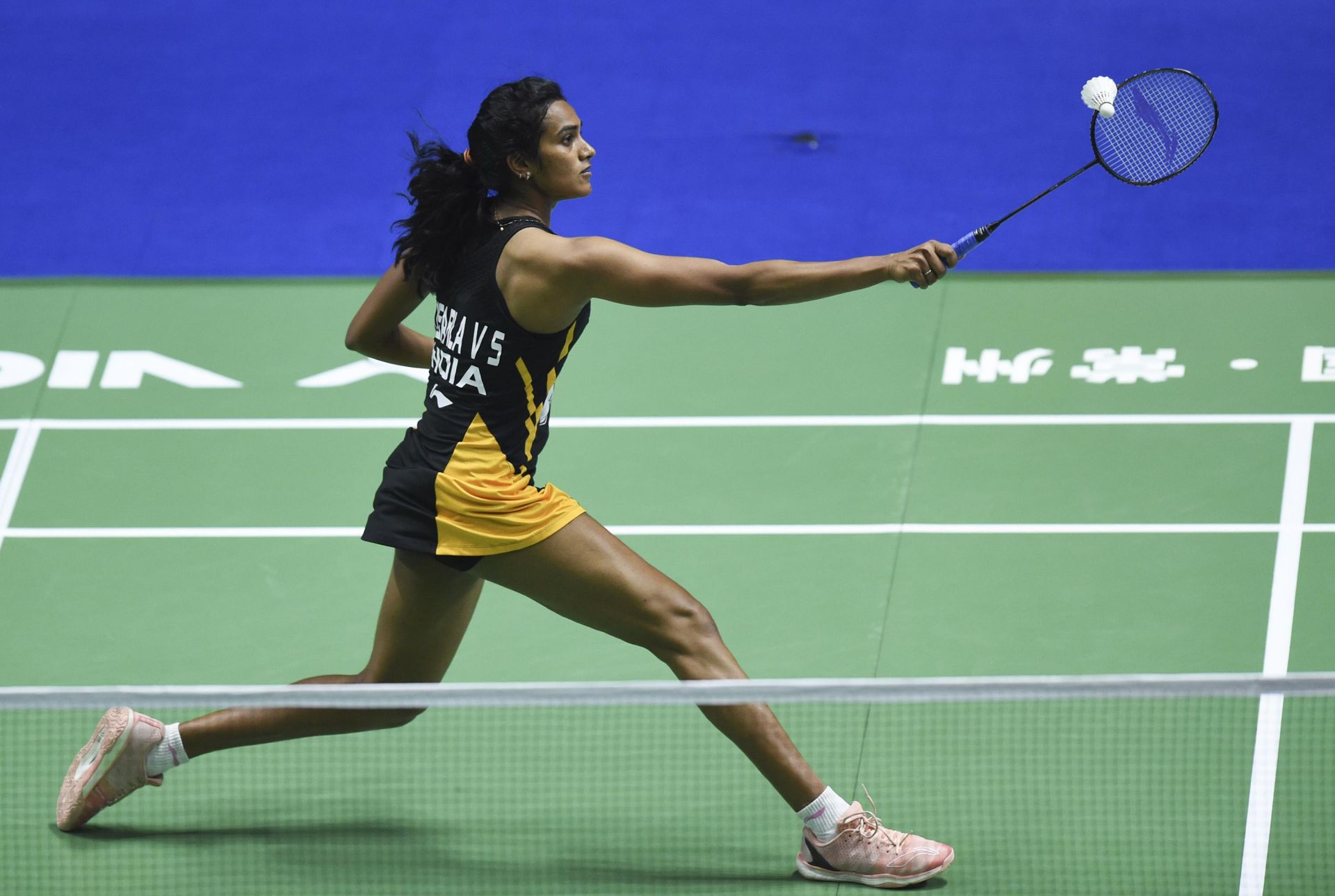 包含印尼羽毛球队血洗法国羽毛球队，安赛龙送出助攻的词条