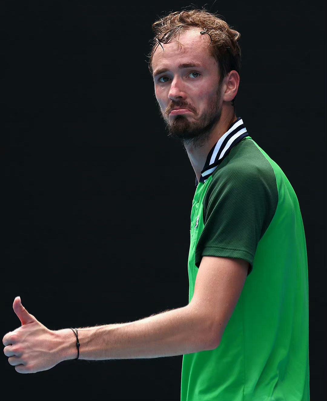 关于澳网轻取拉沃尔杯，梅德韦杰夫刷新纪录的信息