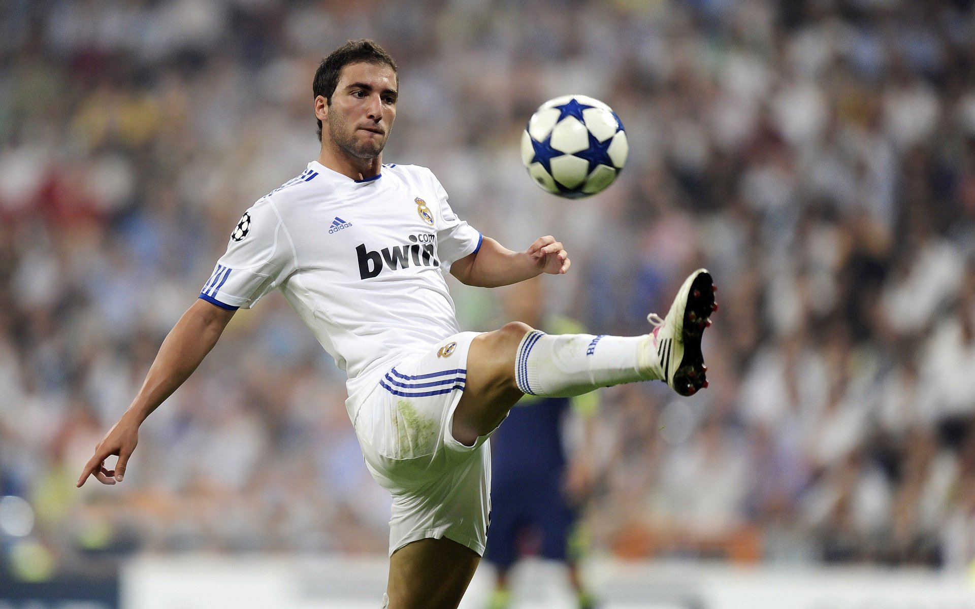 欧冠决赛焦点战，沙特资本与智利足球智慧的巅峰对决